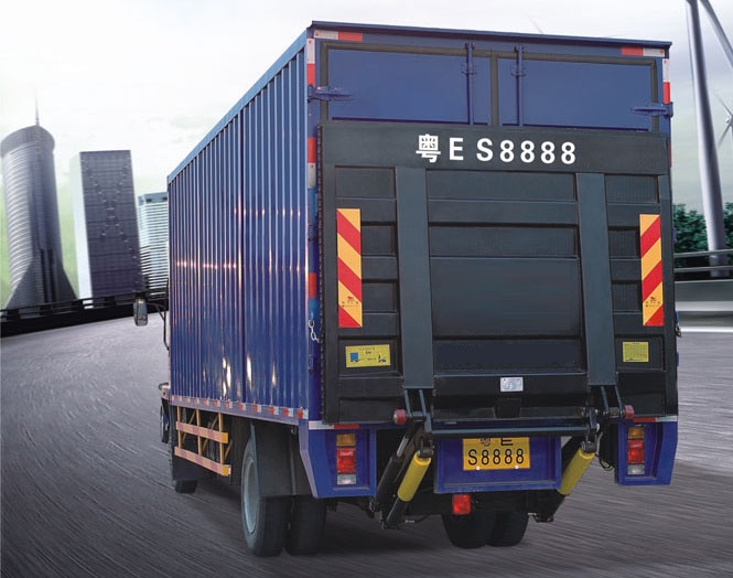 悬臂式汽车尾板全貌 悬臂式汽车尾板全貌